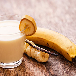 Бананове молоко: що це таке, та яку користь приносить його вживання