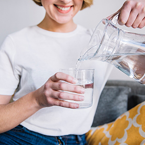 Розпізнавання та протидія зневодненню організму: як вчасно визначити його прояви?