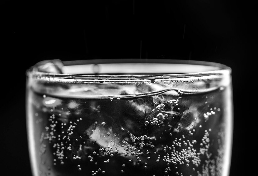 soda-with-ice-macro-shot_53876-176775.jpg