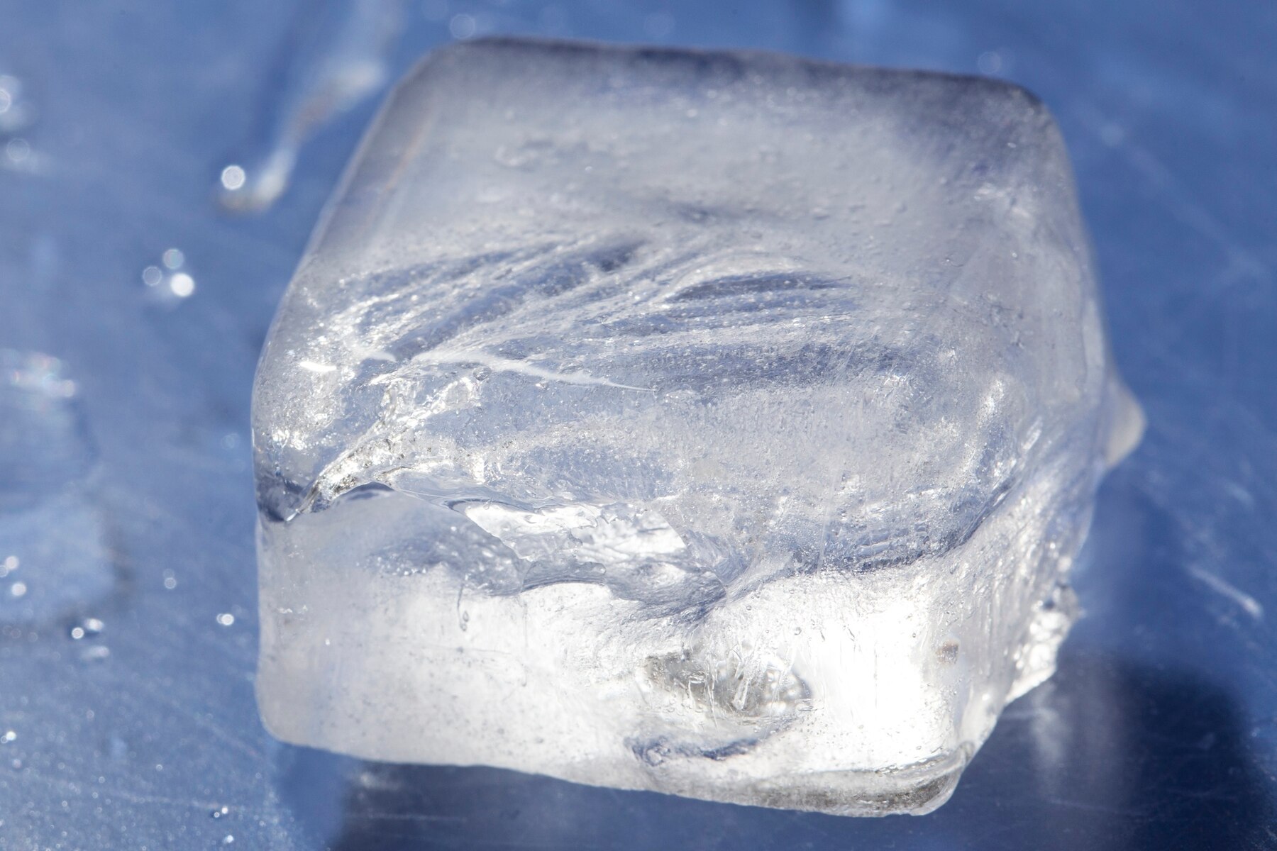 ice-cube-background-still-life_23-2150408431.jpg