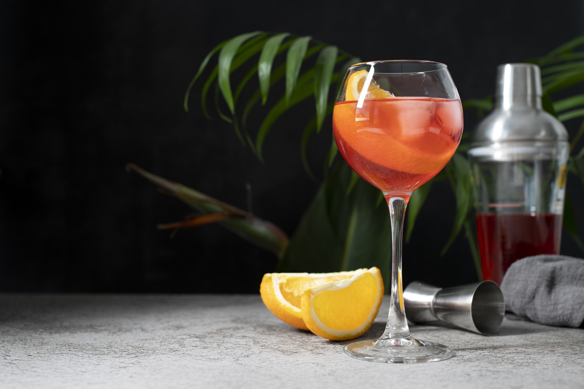 blend-cocktails-glass-with-orange-fruit.jpg
