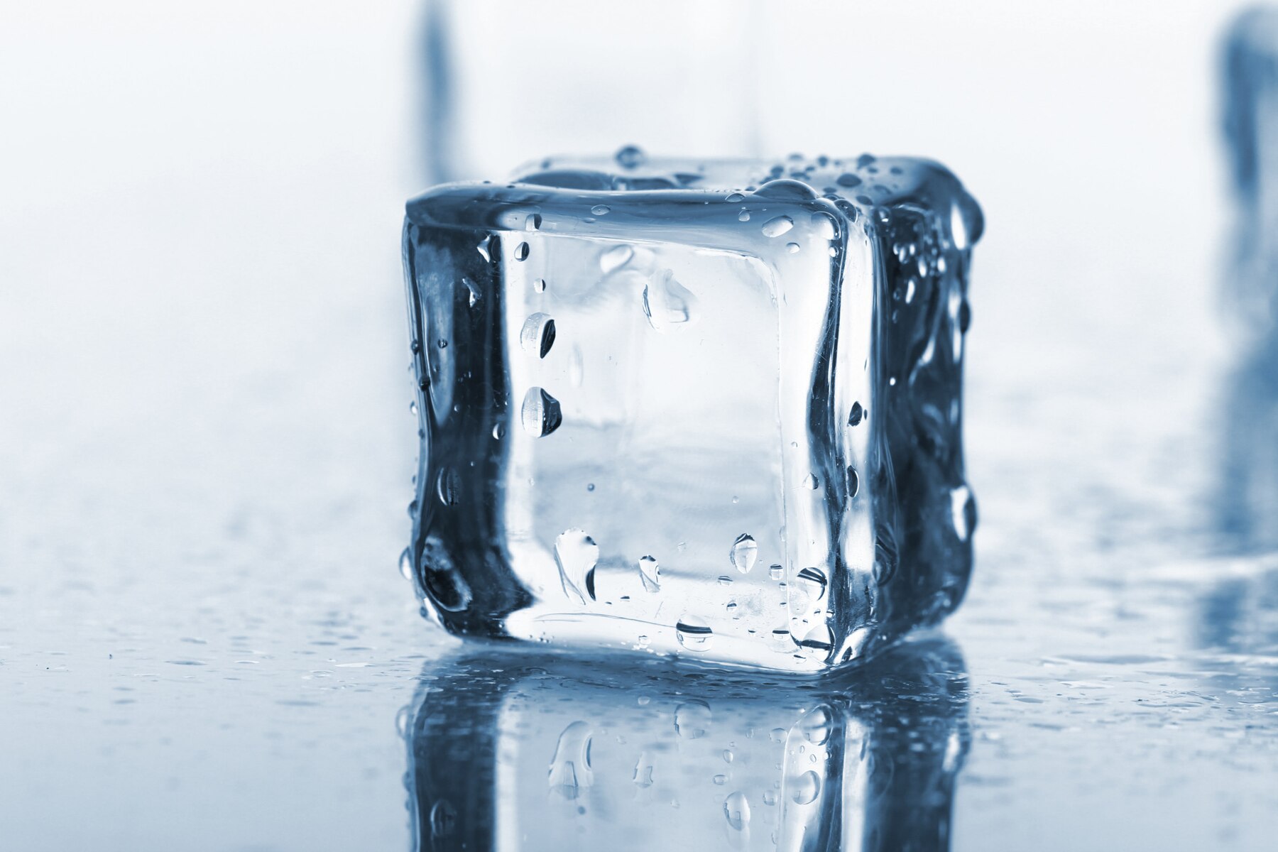 wet-cold-ice-cubes_144627-15753.jpg